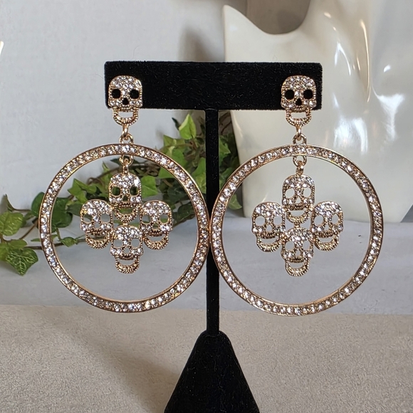 Large Statement Gold Hoop Earrings With Skulls - Picture 5 of 8